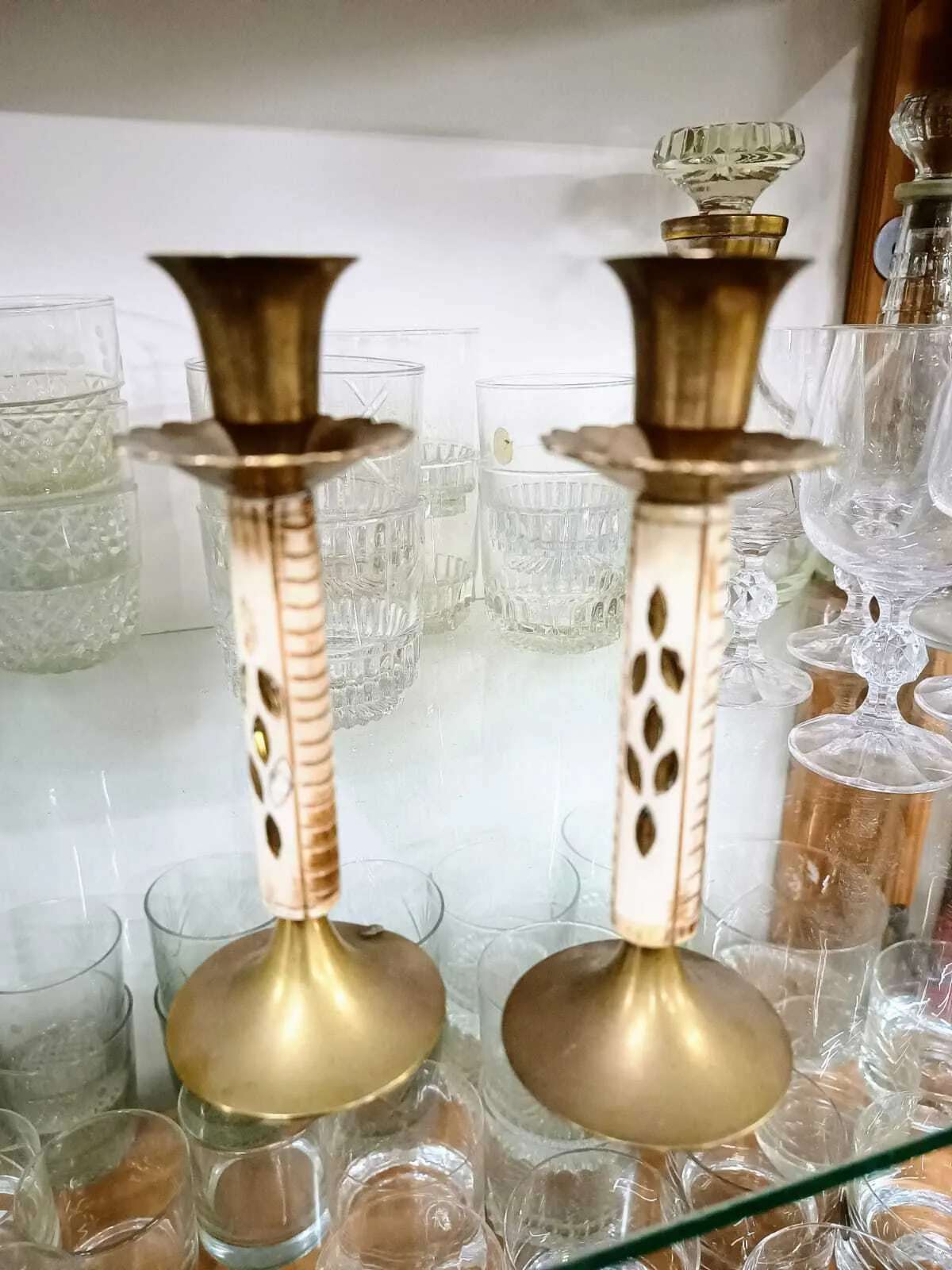 CANDELABRO 1 VELA BRONCE Y MARFIL CON APLIQUES  17CM (CBM)