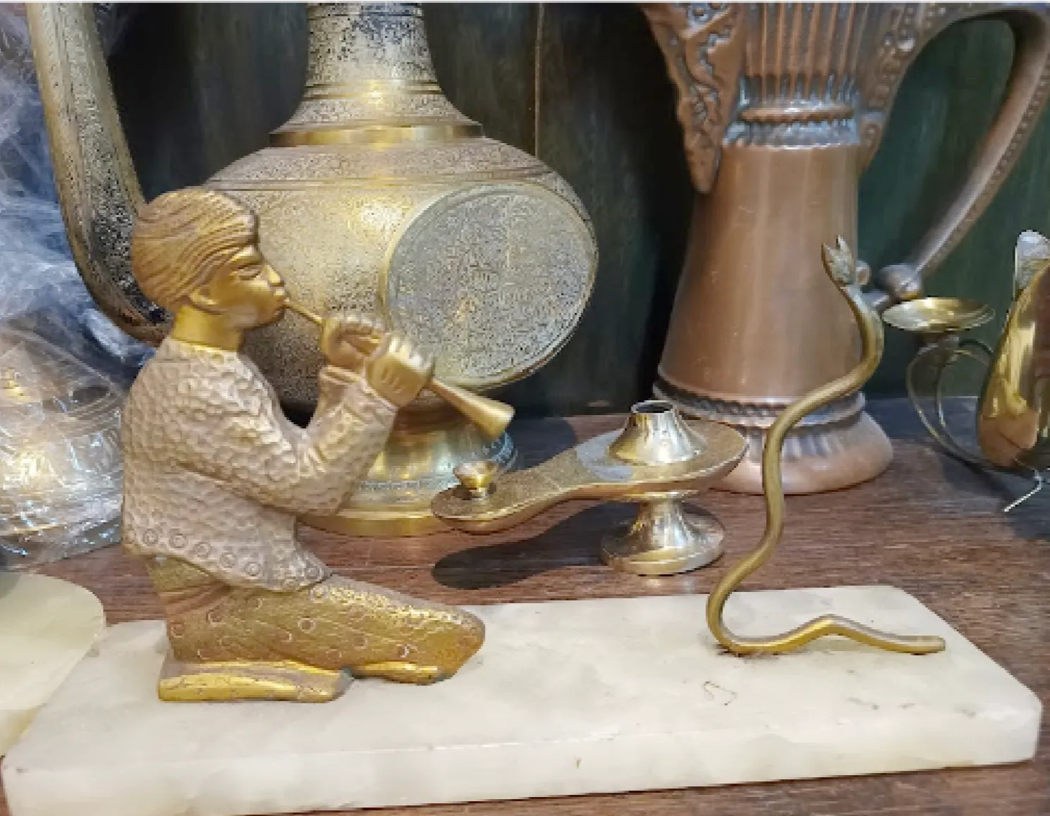 FIGURA BRONCE DOMADOR DE SERPIENTE (FB SERPIENTE) 19 X 8 X 19