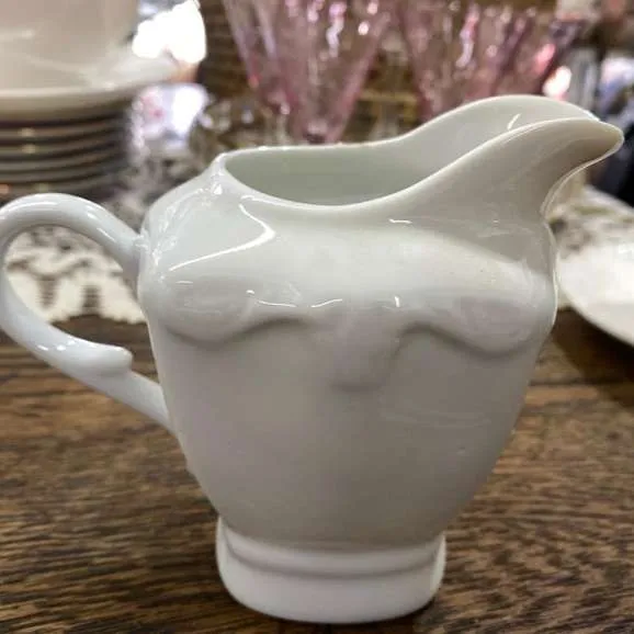 LECHERA  PORCELNA BLANCA 