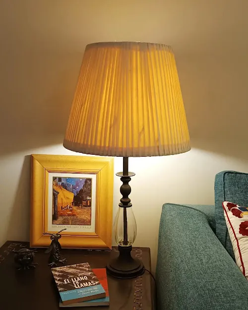 LAMPARA DE MESA HIERRO OXIDO Y CRISTAL " CASA" 