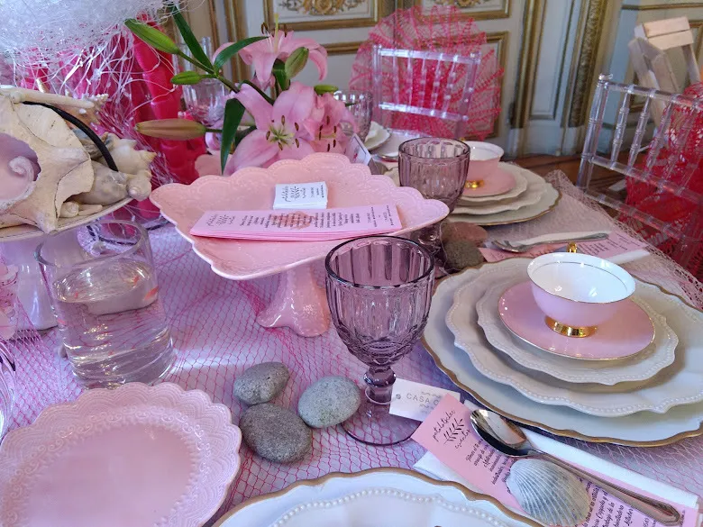 PIE DE TORTA CERÁMICA CUADRADA  ROSA PASTEL 26 X 26 X 14 ALT. (CPA022)