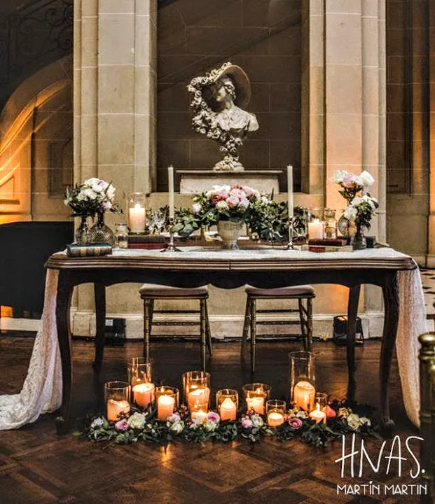 Mesa Provenzal  Roble con marqueterie Med: 2.0 x1.10 m  ( Llao Llao) sin alarge 1.60 mt