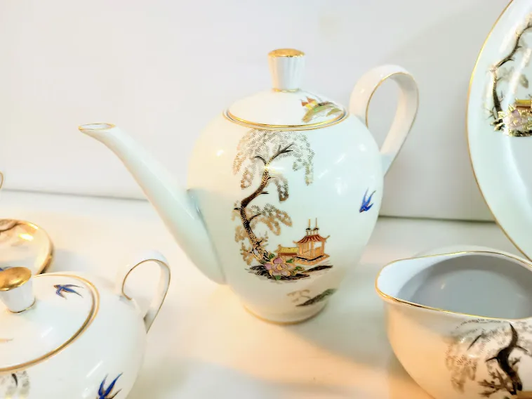 TETERA PORCELANA TSUJI  PINTADO A MANO "NIPPON" 