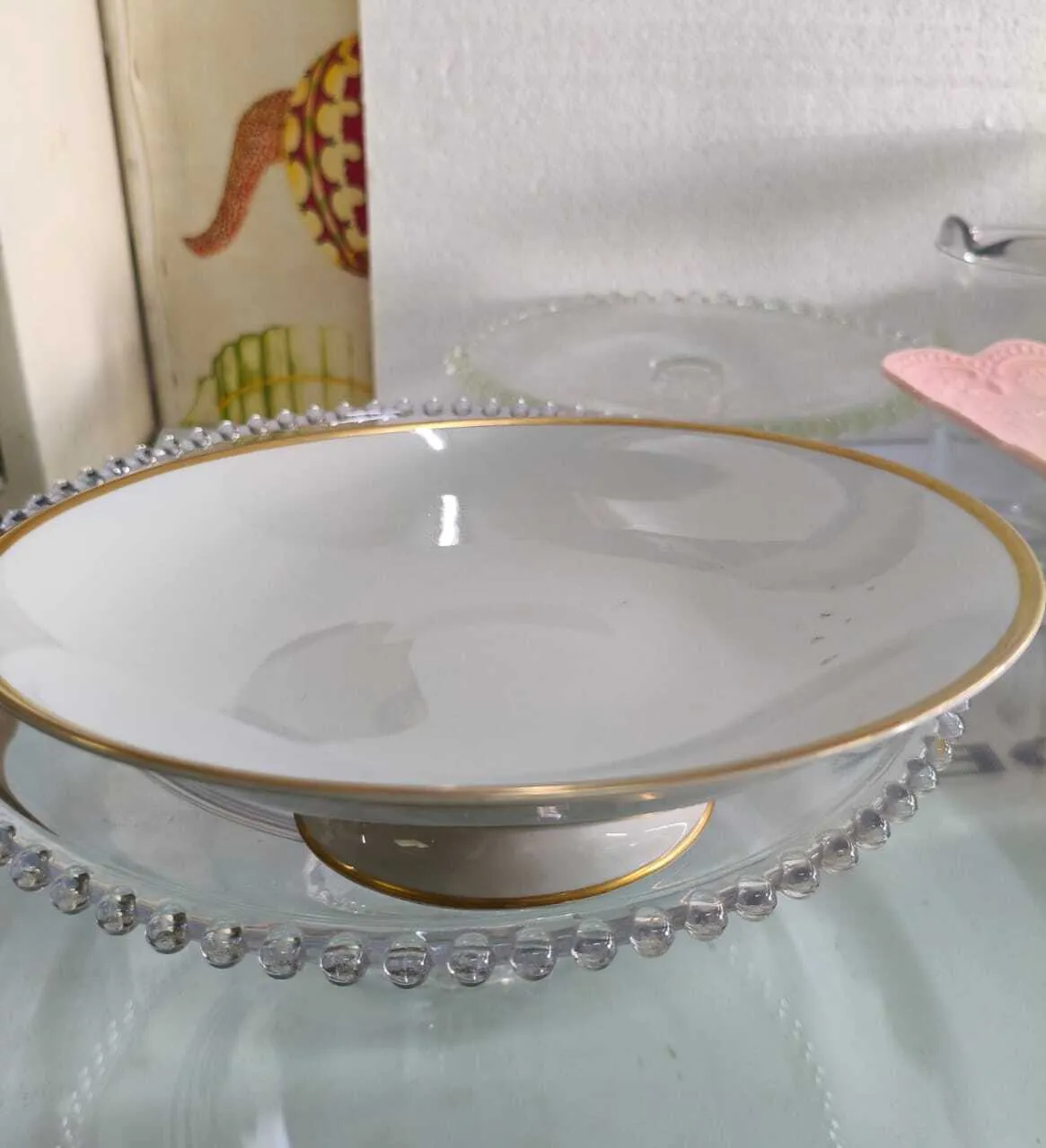 FRUTERA  DE PORCELANA VERBANO  BORDE DORADO -Diam 24 cm,Alto 8