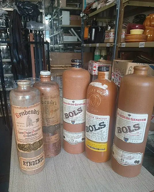 BOTELLA CERAMICA GINEBRA BOLS Y OTRAS