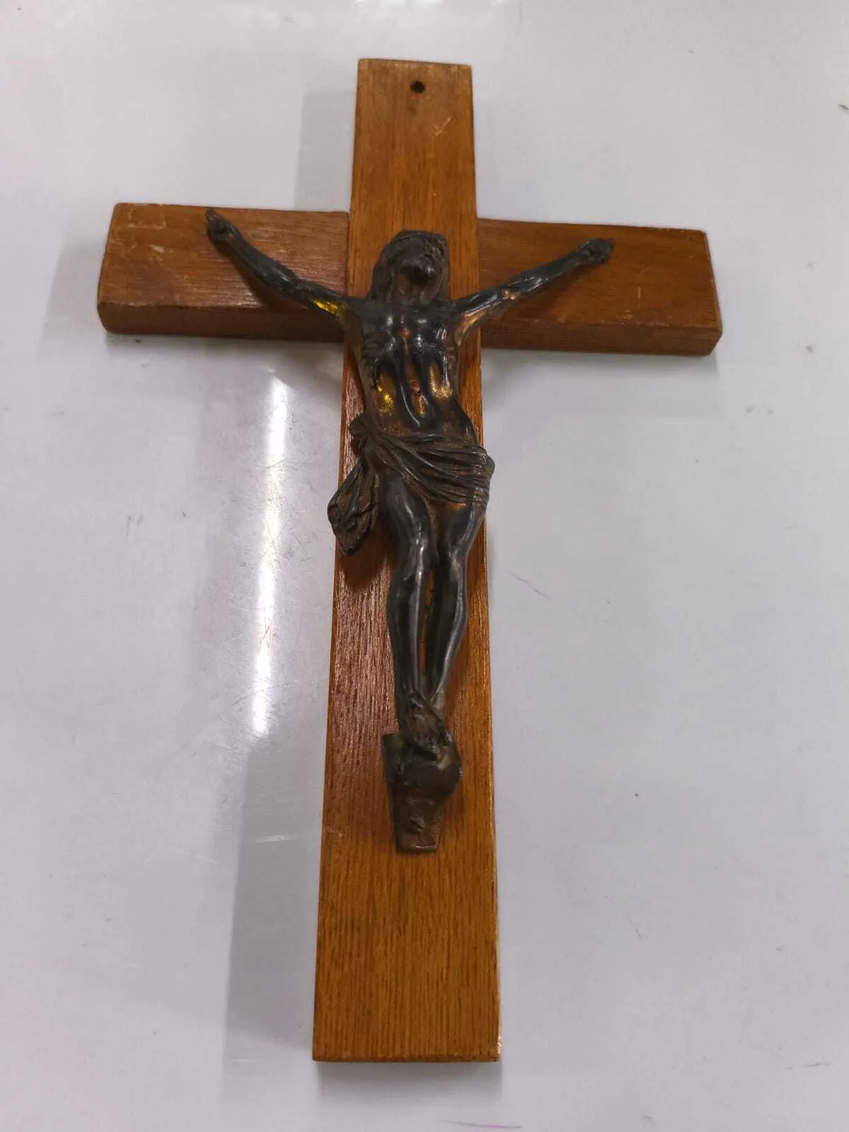CRUCIFIJO  ROBLE CLARO CON CRISTO BRONCE  03  :Med: 32 x 20 cm