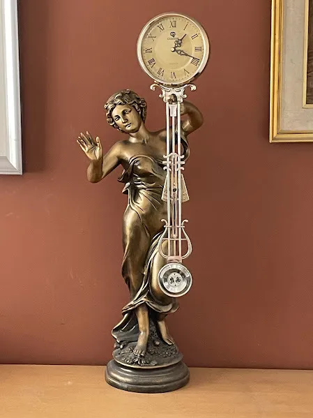RELOJ CON FIGURA MUJER "GODDES"  BASE - 20 X 85 CM ALT