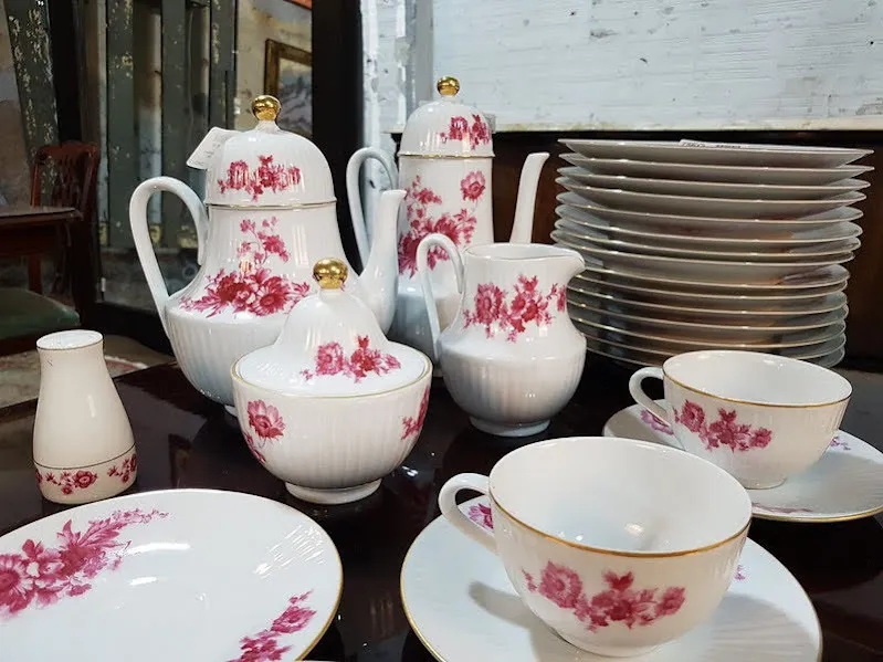 TETERA TSUJI "FLORES ROJAS"