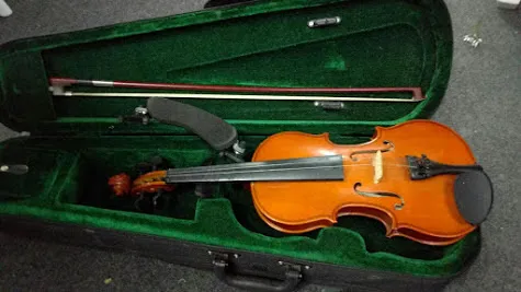 VIOLIN ANTIGUO CON ESTUCHE DE  CUERO