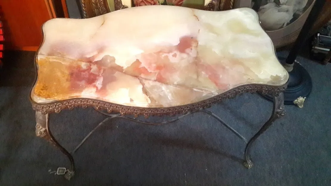 MESA  DE SALA DE BRONCE TAPA  MARMOL  0.68 X 0.34 X 0.45 MT ALT