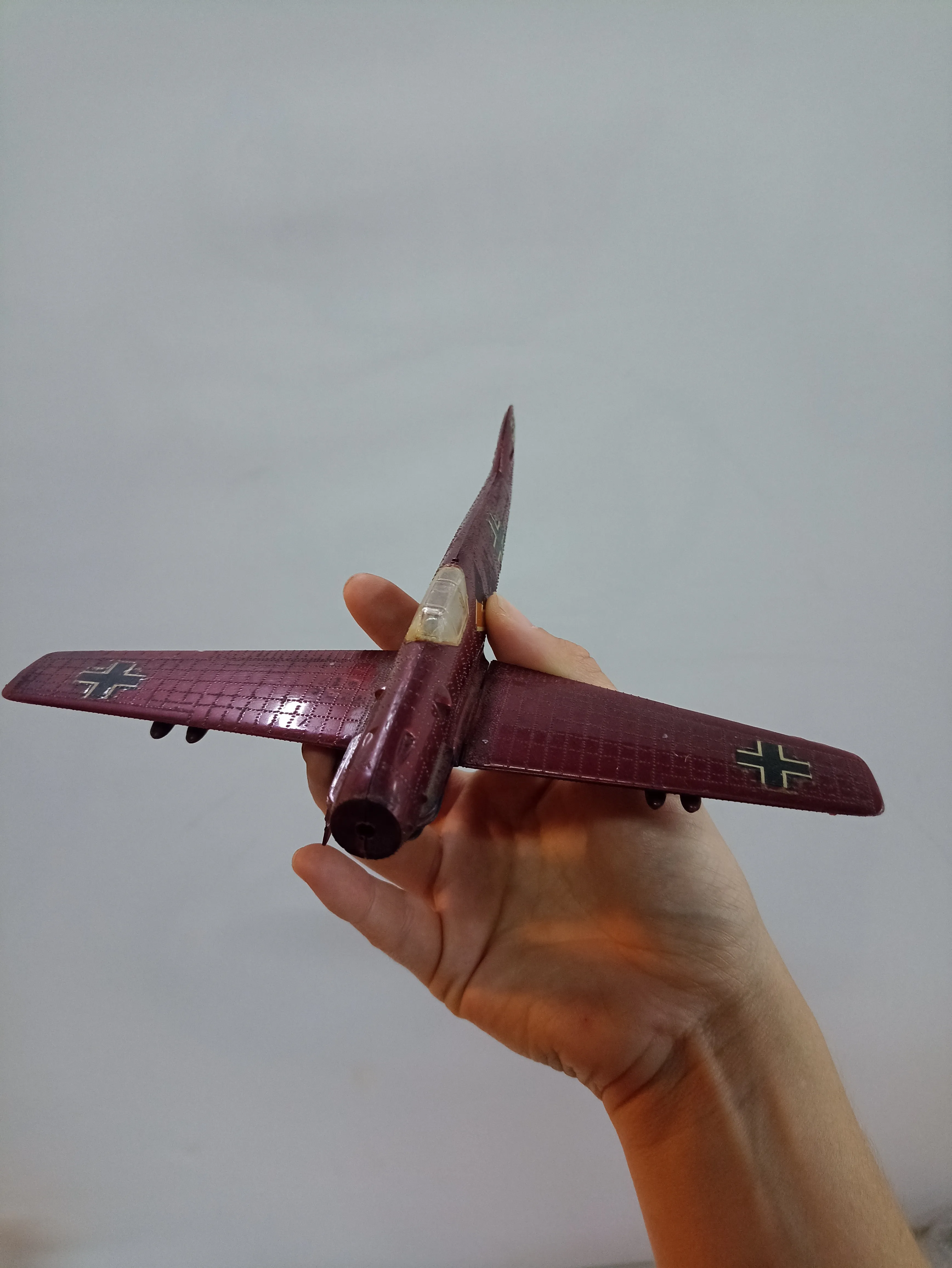 AVION DE CHAPA BORDO