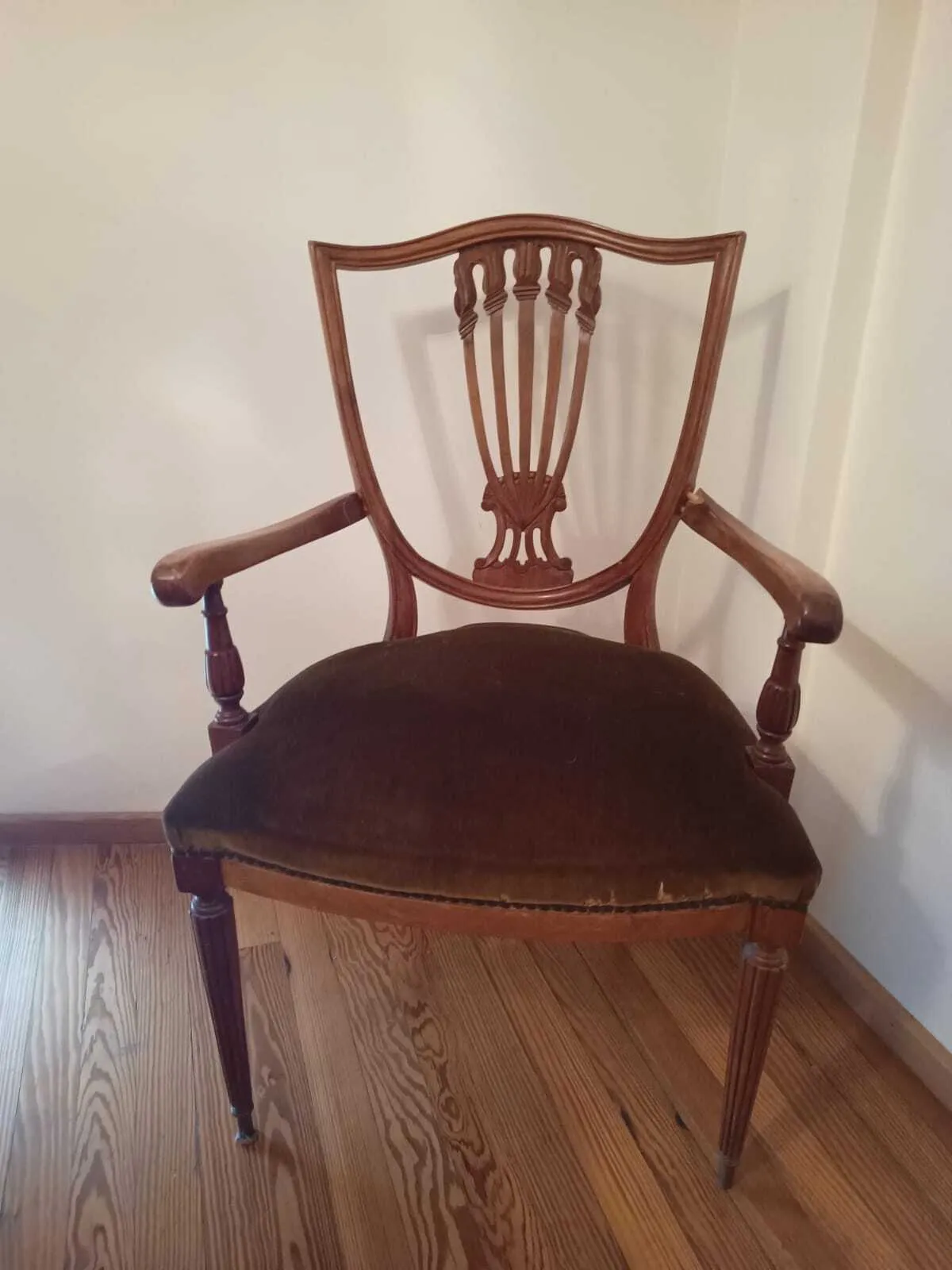 SILLA  DE ROBLE CON  Apoyabrazos ESTILO ADAMS