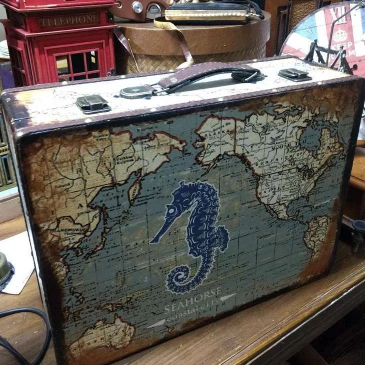 VALIJA VIAJES Mapamundi  Medidas  40 X 30 X 14 CM