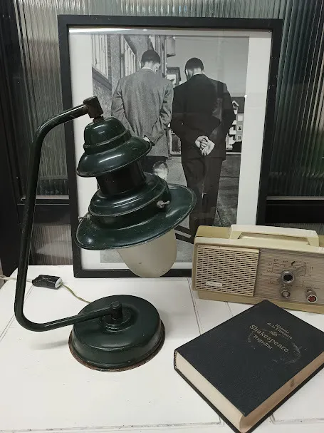 LAMPARA DE ESCRITORIO CHAPA NEGRO  " DUBLIN"