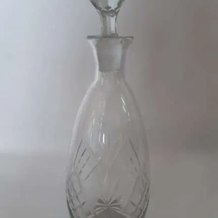 BOLTELLON DE CRISTAL TRANSPARENTE CON TAPA  B3