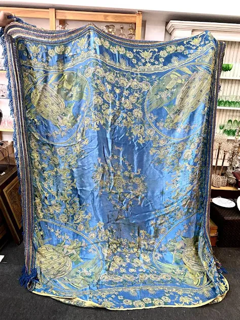 MANTA  RAZO AZUL CON BORDADOS EN ORO  "JADORE" 210 X 180 CM 
