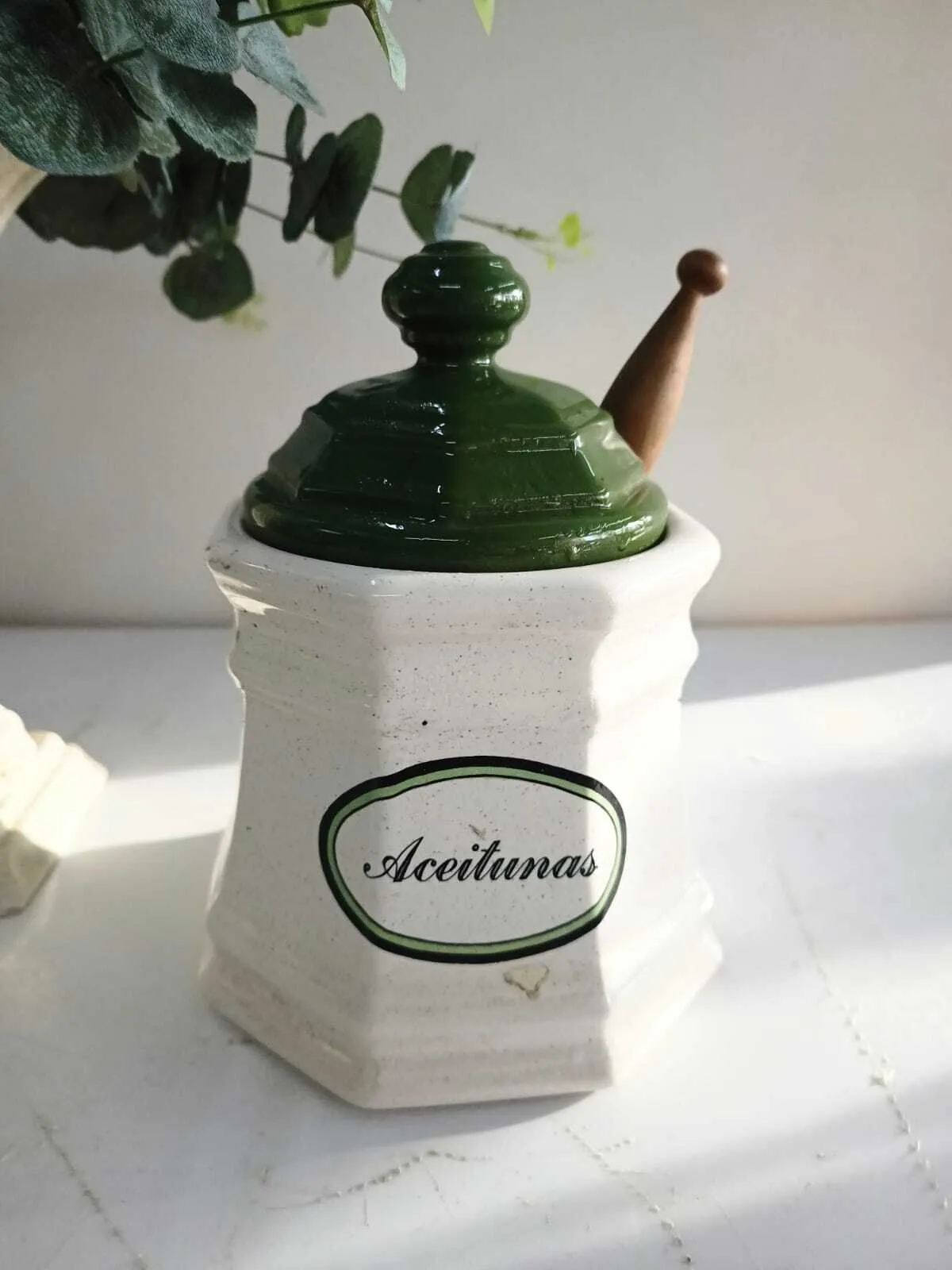 FRASCO PARA ACEITUNA CON CUCHARA MADERA Base 16 x 22 cm  Alto