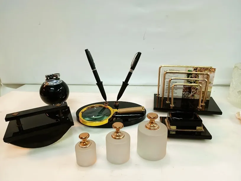 PISAPAPEL  PESAS CRISTAL SATINADO CON ORO