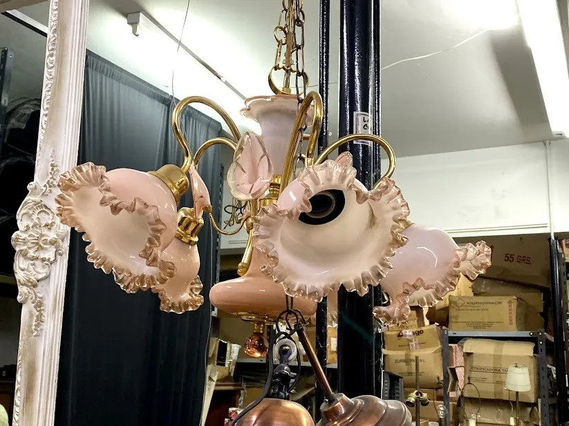 ARAÑA DE BRONCE CON TULIPAS MURANO ROSA 