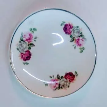 PLATO DE POSTRE-VINTAGE CON 3 BOUQUETES  18 CM 