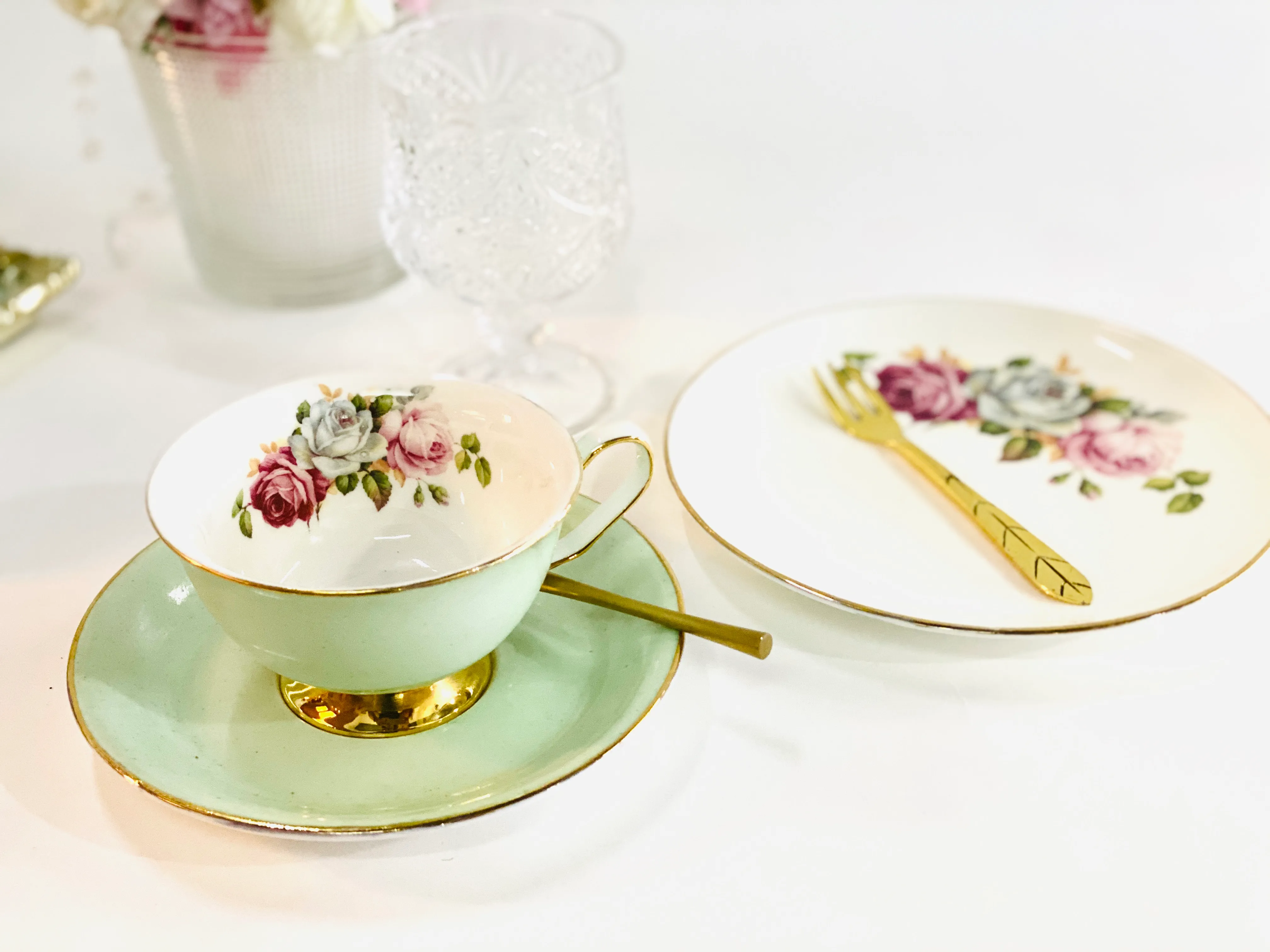 TAZA DE TÉ PREMIUM -VERDE PASTEL  CON  FLOR