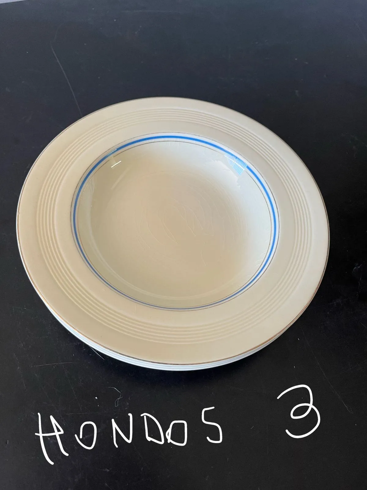 PLATO  HONDO INGLES  LINEA FINA  AZUL - WOOD IVORY 23 CM