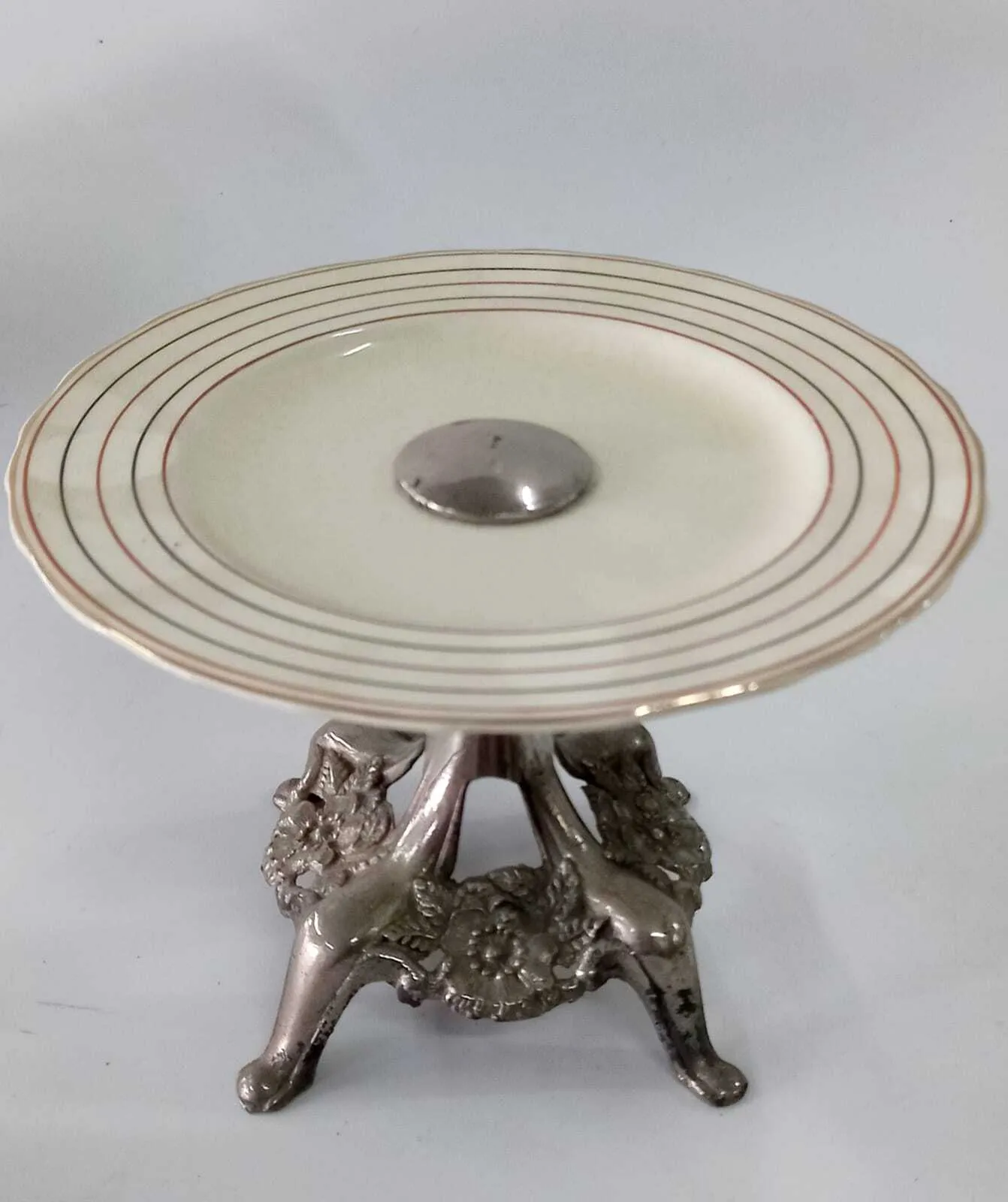 PIE DE TORTA INGLES C/ BASE METAL PLATEADO- DIAM 17 X 12 CM 