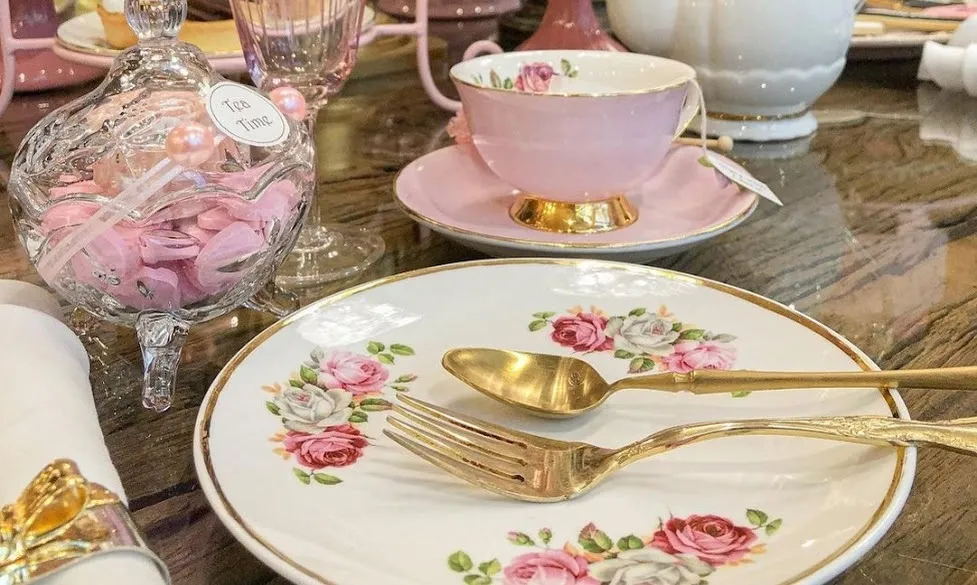 PLATOS  DE  POSTRE  VINTAGE con FLORES