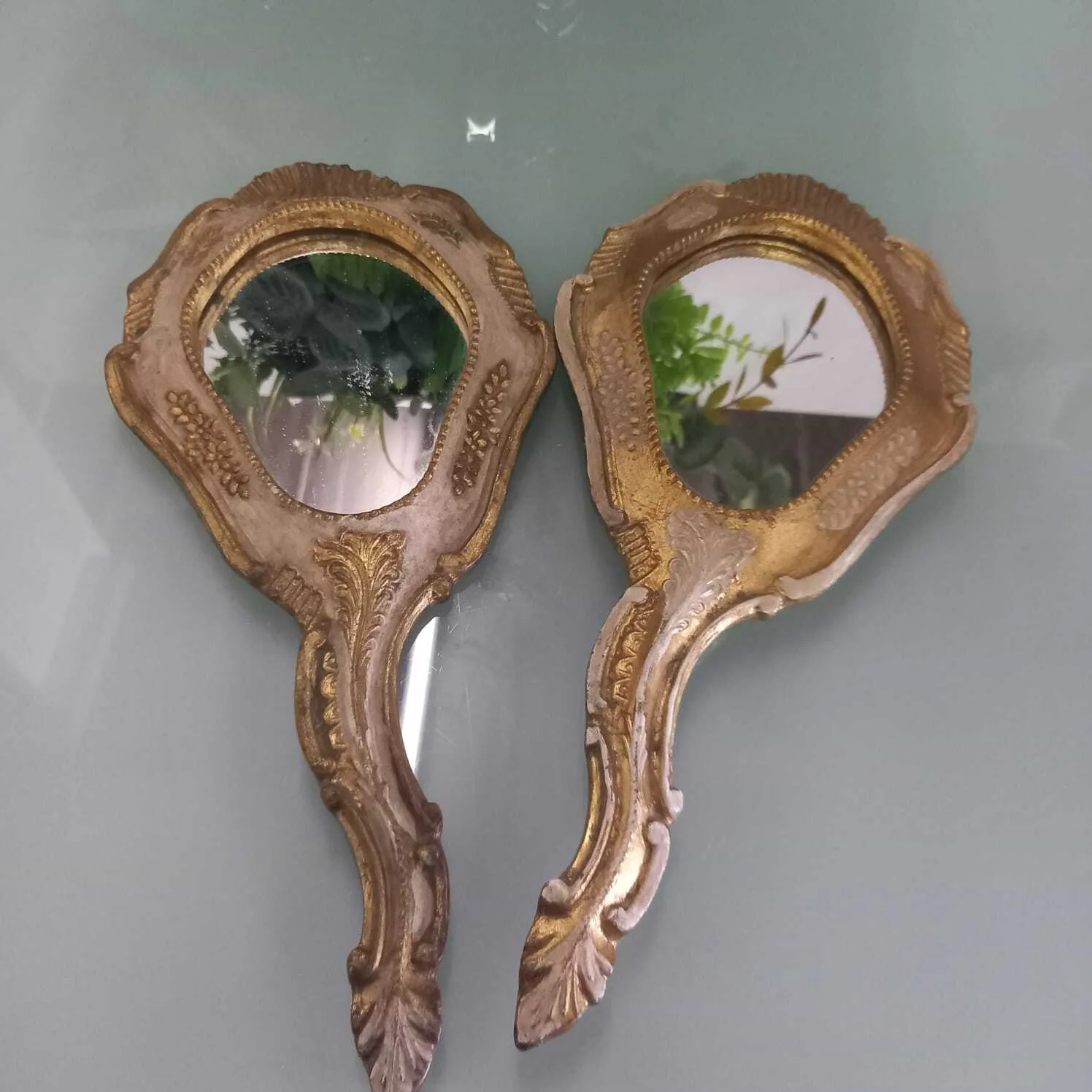 ESPEJO DE MANO  Dorado  Largo  30  x  14 cm 