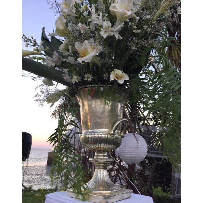 ÁNFORA  DE PLATA INGLESA  XL  ALT 50 , Base 22 X 22 CM .Boca 30 prof 30 cm