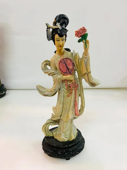 FIGURA MUJER  JAPON GEISHA  ABANICO ROSA  FMG - 25 CM ALT