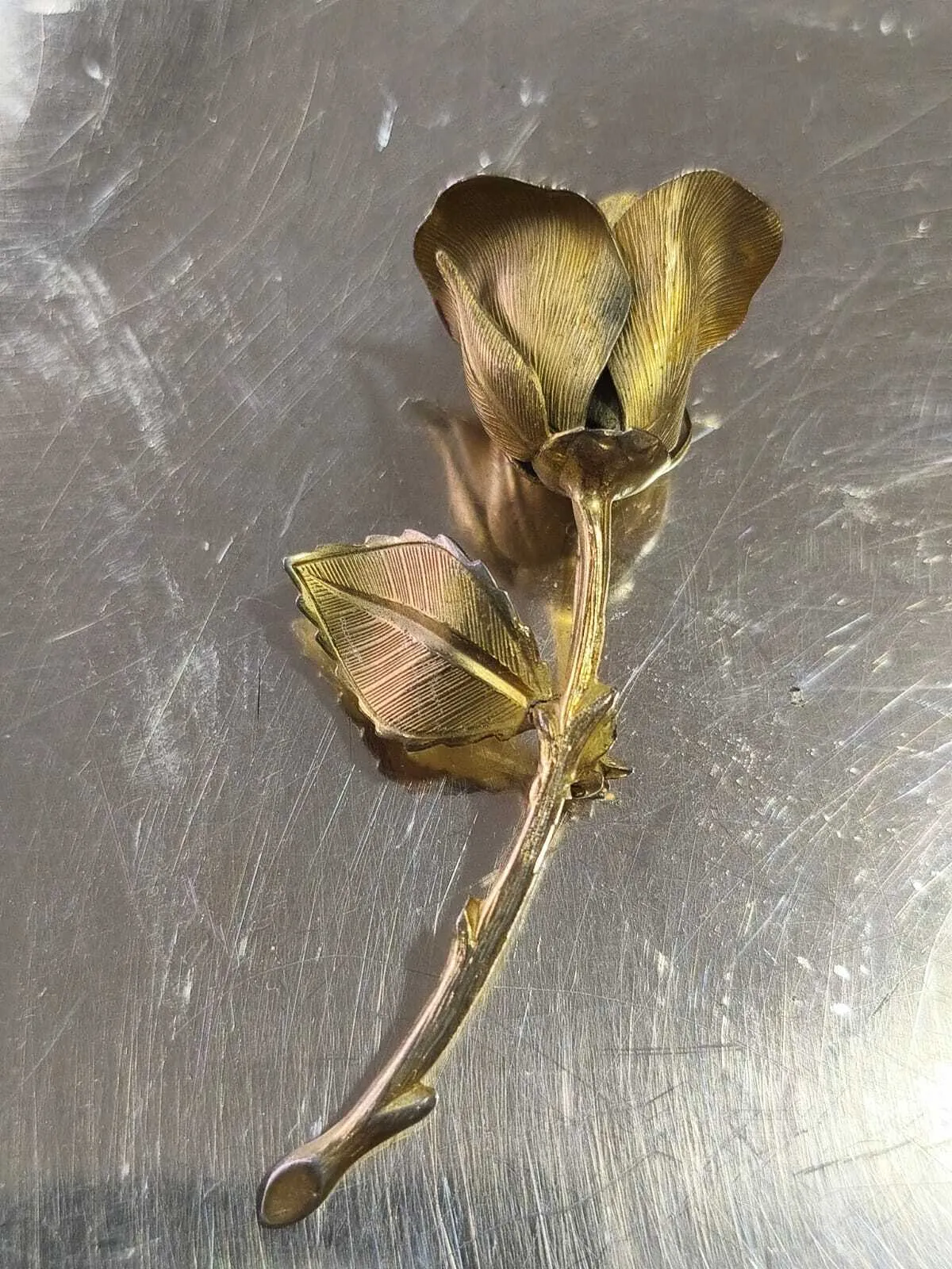 BROCHE ORO FLOR ROSA 7 CM