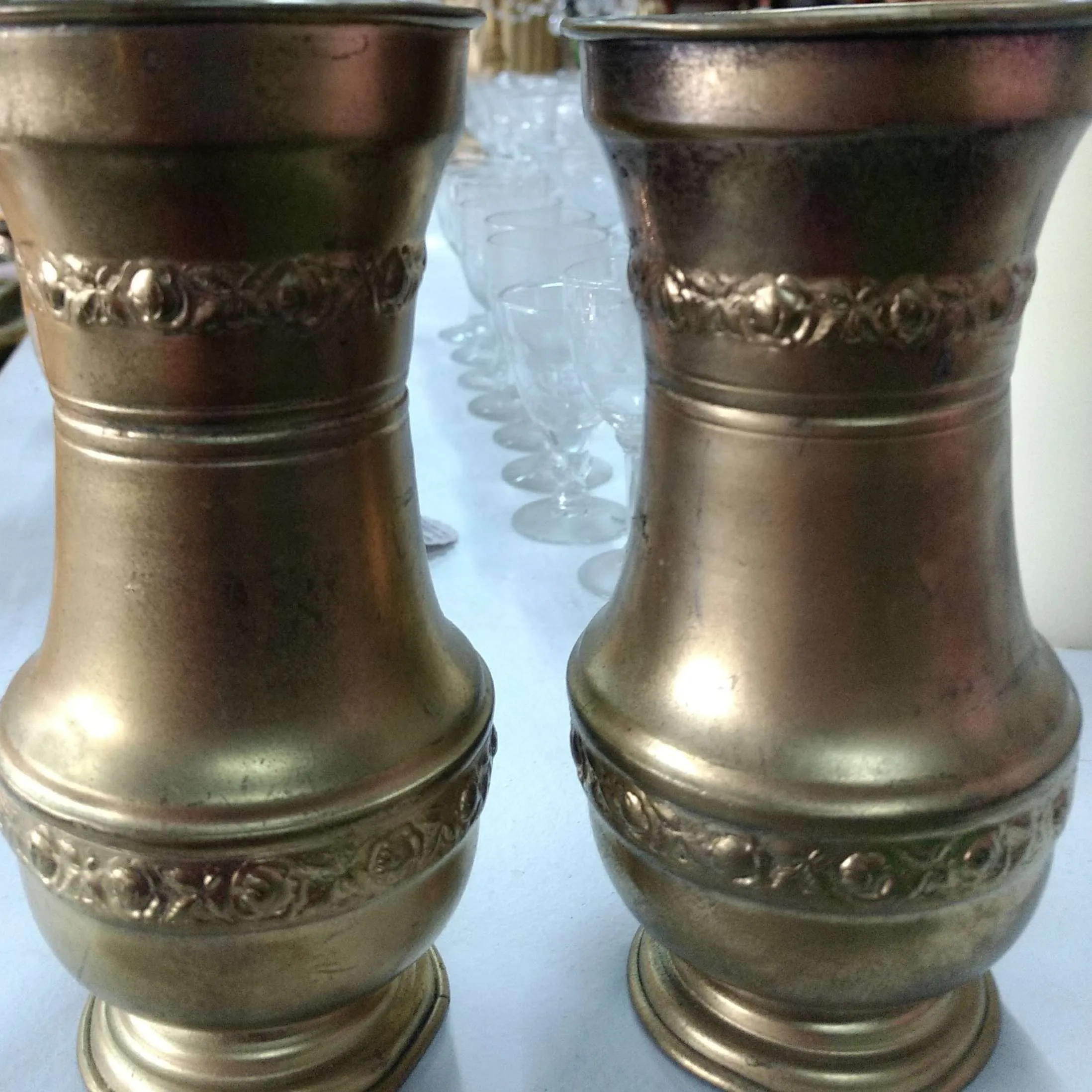 ÁNFORA METAL DORADO  "A16"