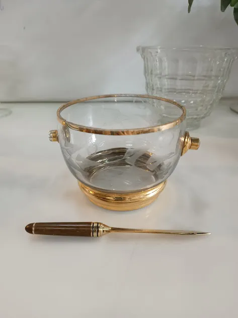 HIELERA CRISTAL BORDE Y ASAS ORO