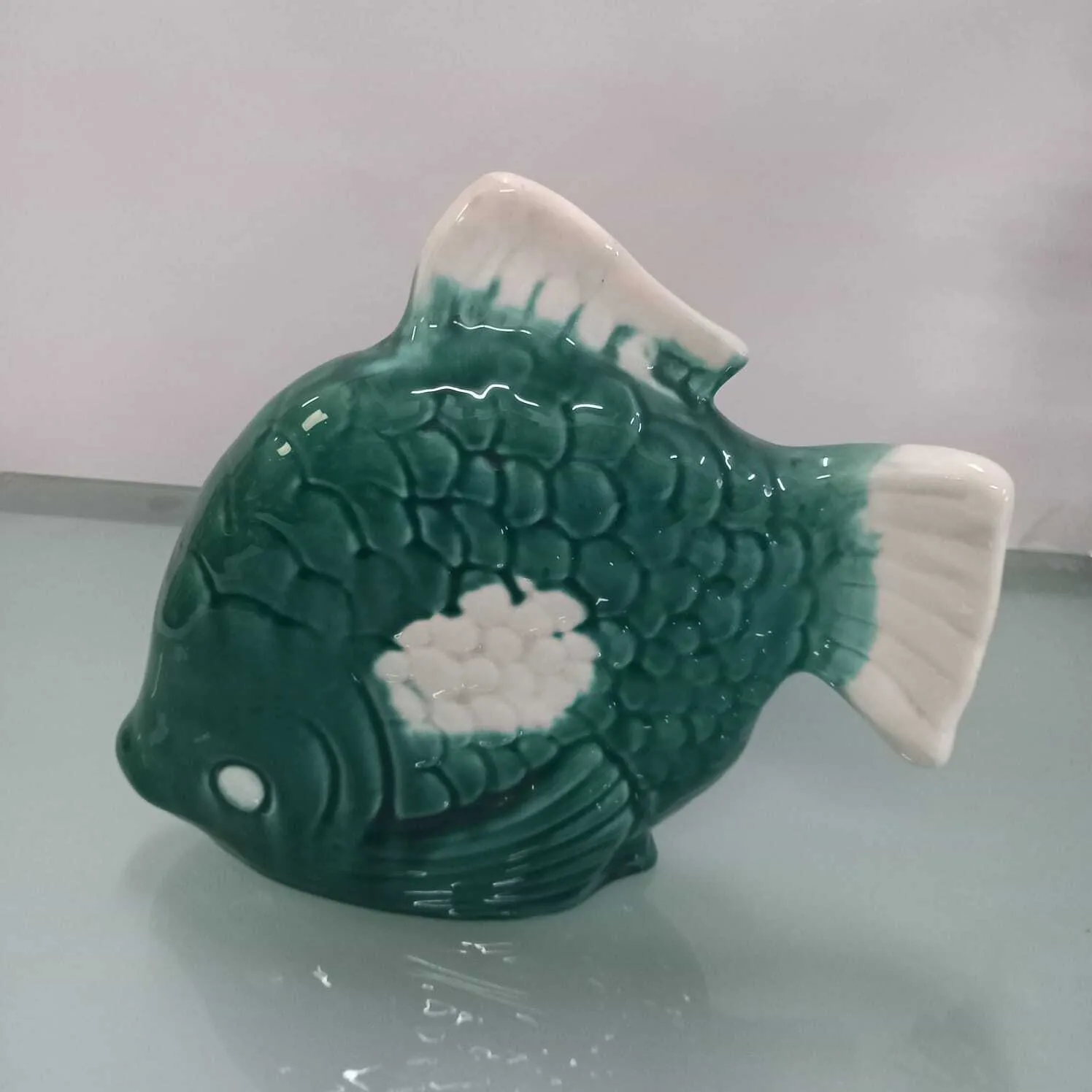 PEZ VERDE DE CERAMICA : Med: 30 X 26 CM  