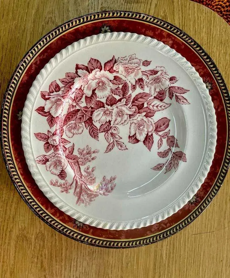 PLATO PRINCIPAL OPULENCE BORDO CON GUARDA 