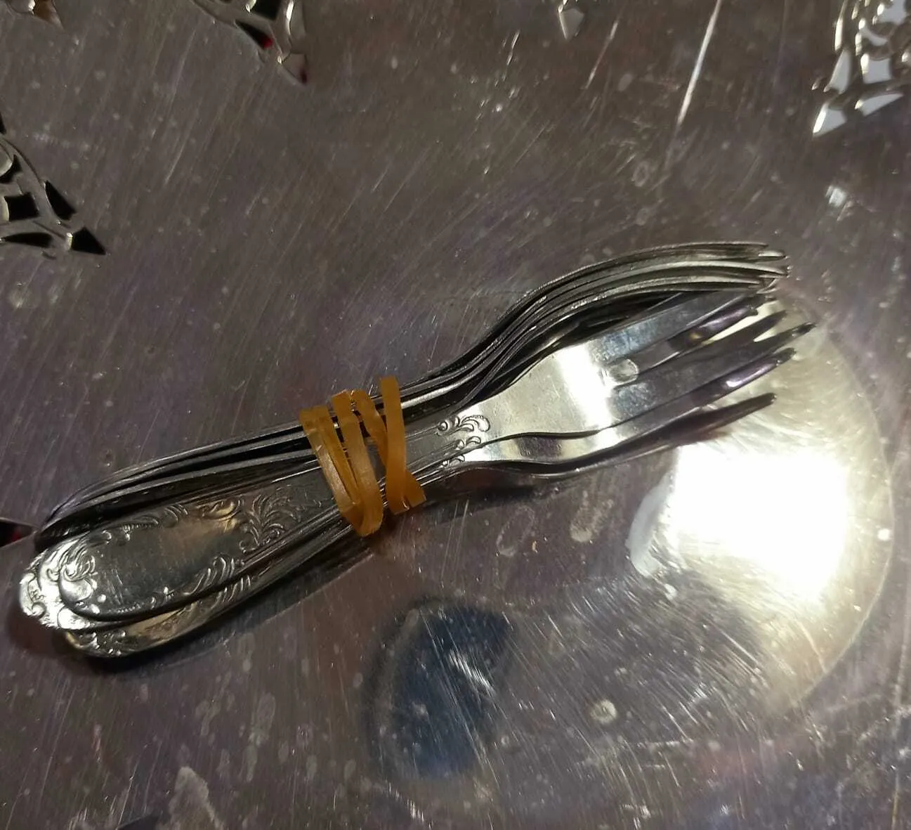 MINI TENEDOR PINCHES  DE METAL 9 CM