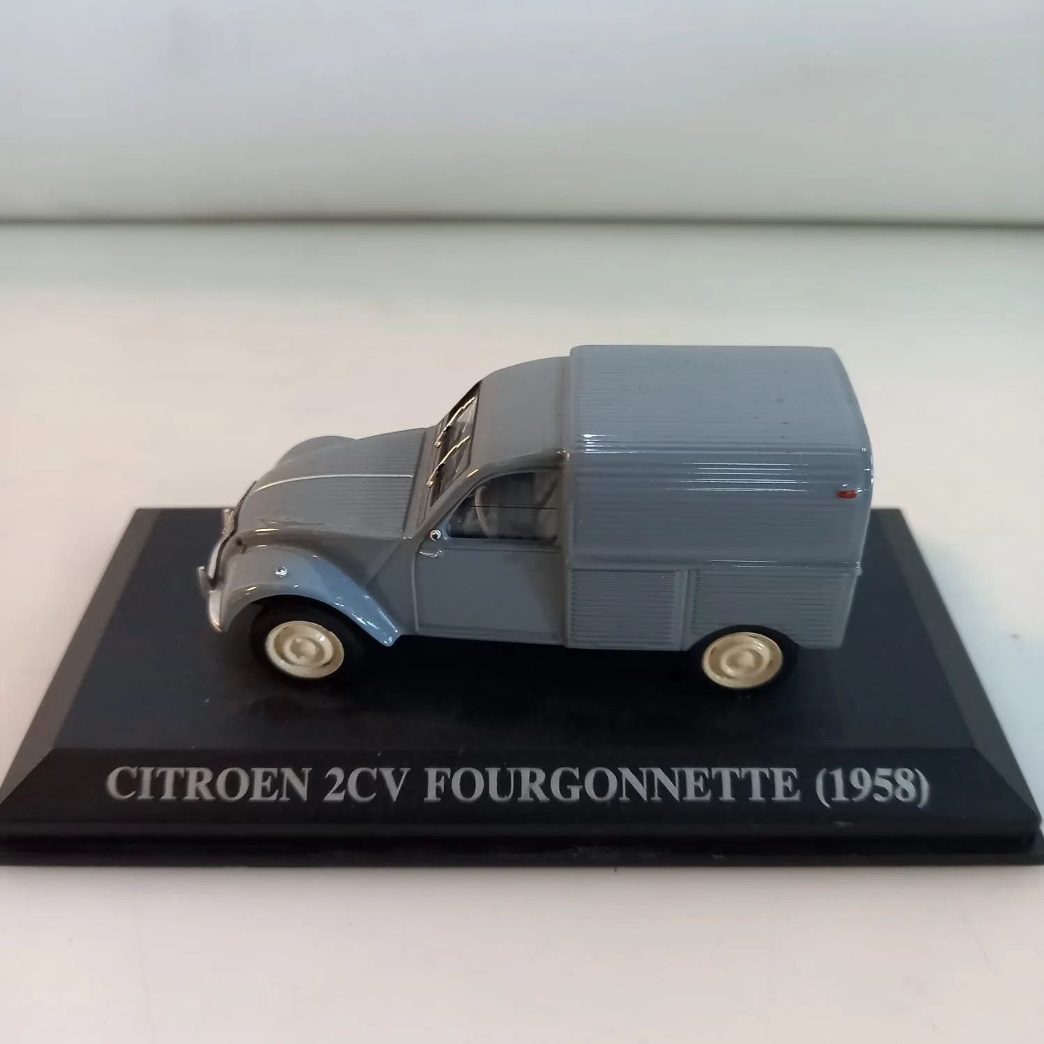 AUTITO  CITROEN FOURGONNETTE 1958   8X 4 X 4 CM 