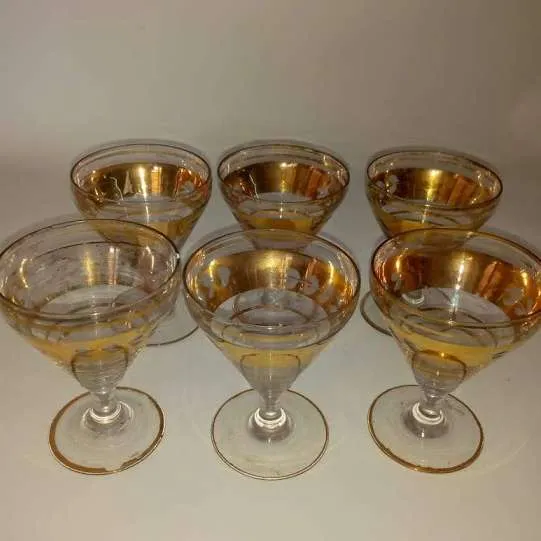 COPAS ANTIGUA CON VIROLA HOJITAS ORO Boca 8 x Alt. 10 cm