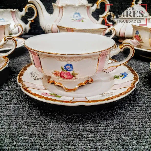 TAZA DE TE  MARIA ANTONIETA "RAYAS ROSAS" 