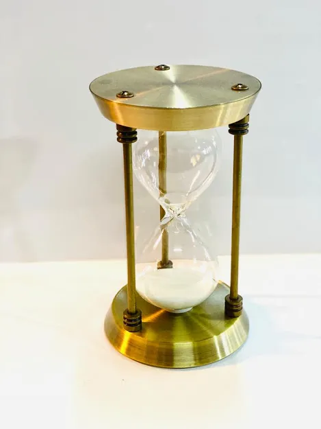 RELOJ  DE  ARENA  GRANDE DE BRONCE Alt. 17 cm Base 10 cm