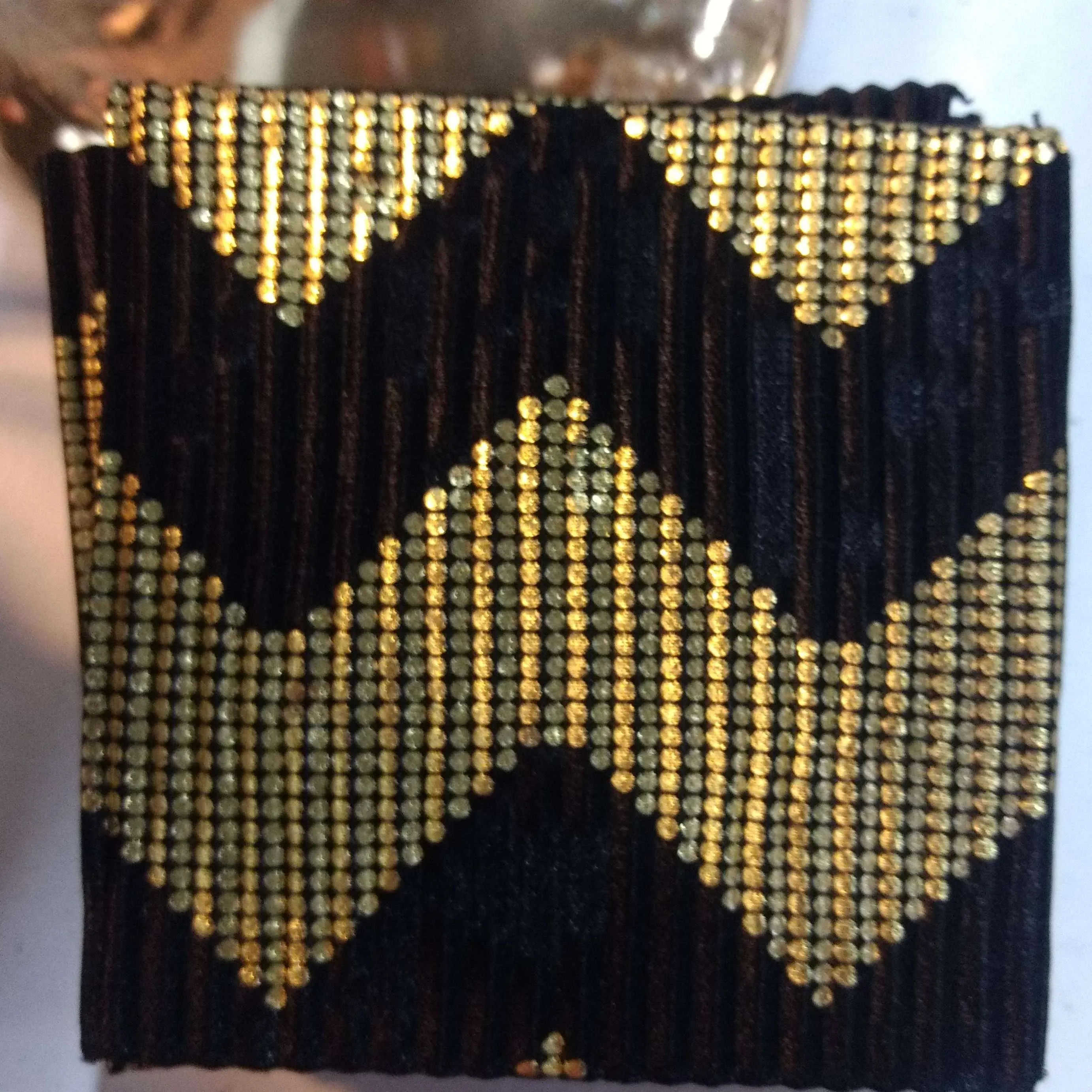 POSA VASO NEGRO Y ORO ART DECO 9X9 CM