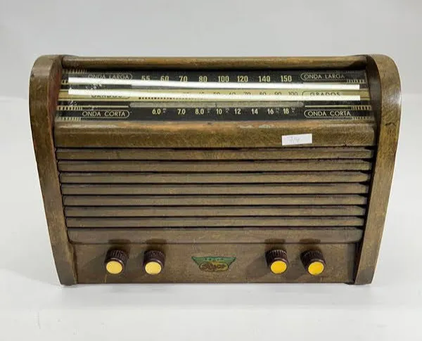 RADIO ANTIGUA " RACCO"   36 X 28 CM Alt.