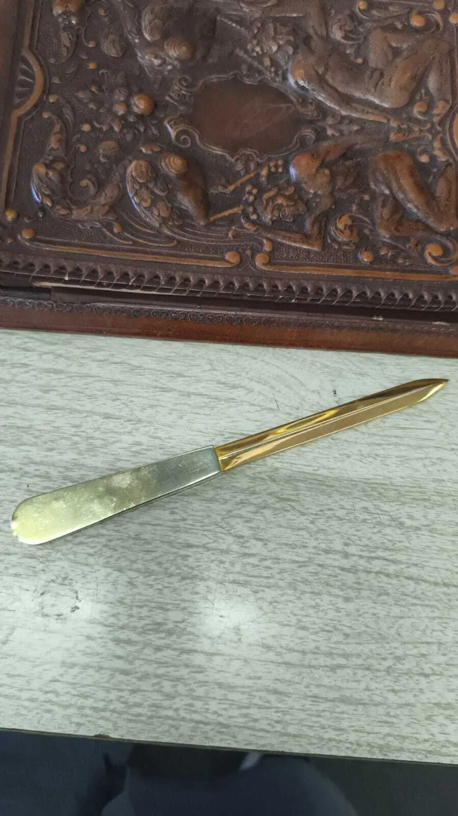 ABRECARTA DE BRONCE  18 CM 