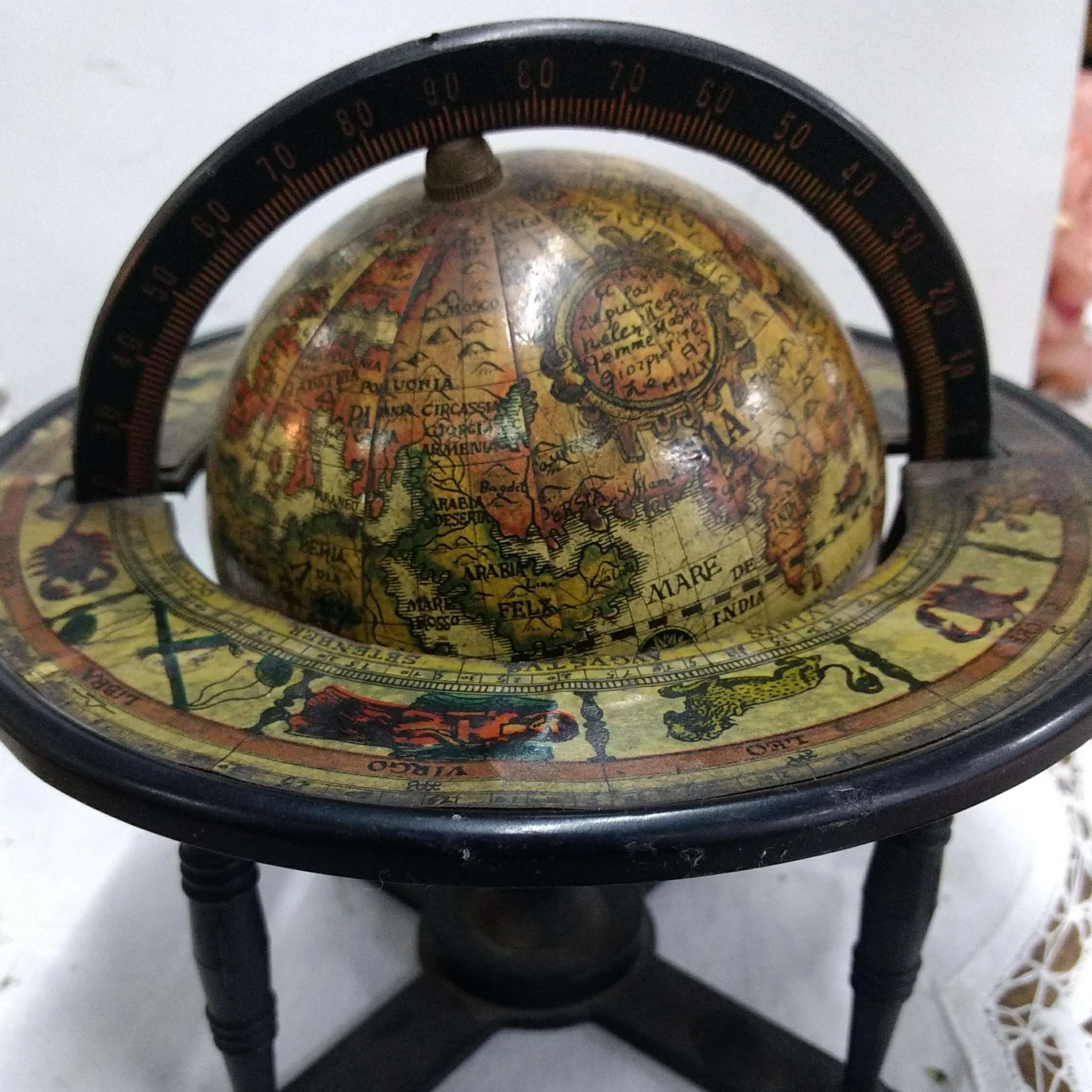 Mini Globo Terráqueo con Zodíaco diam 20 cm