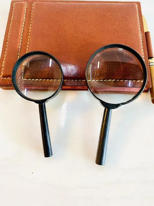 LUPA DE ESCRITORIO NEGRA CHICA  Diam 6 x 13 alt