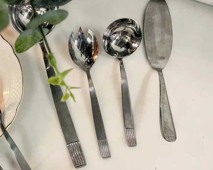 PIEZAS DE SERVIR JUEGO ACERO JHONSON  - 4 PZAS. 