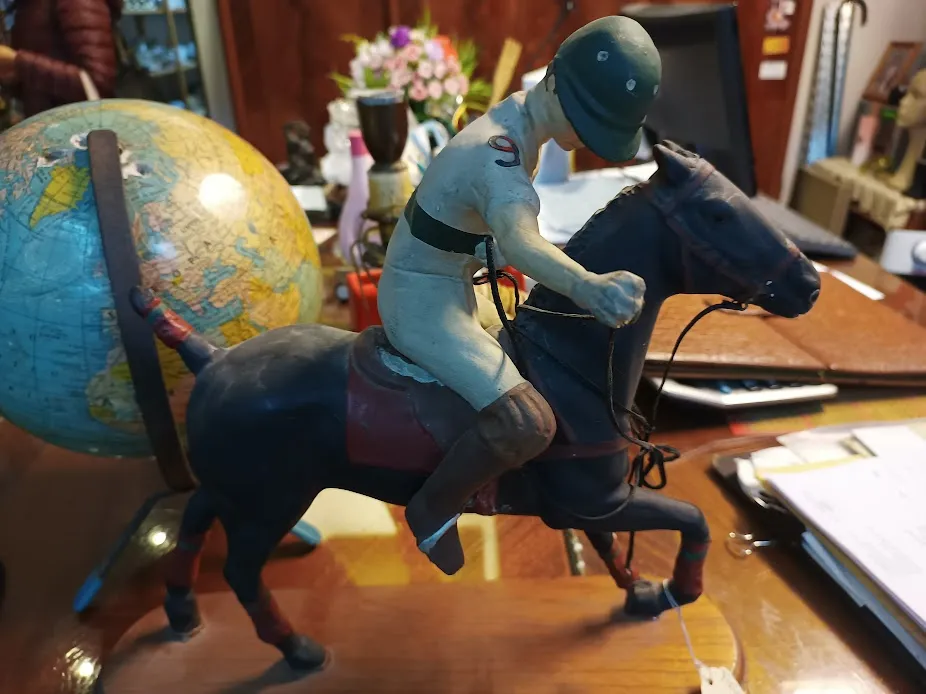 FIGURA JUGADOR DE POLO CON CABALLO