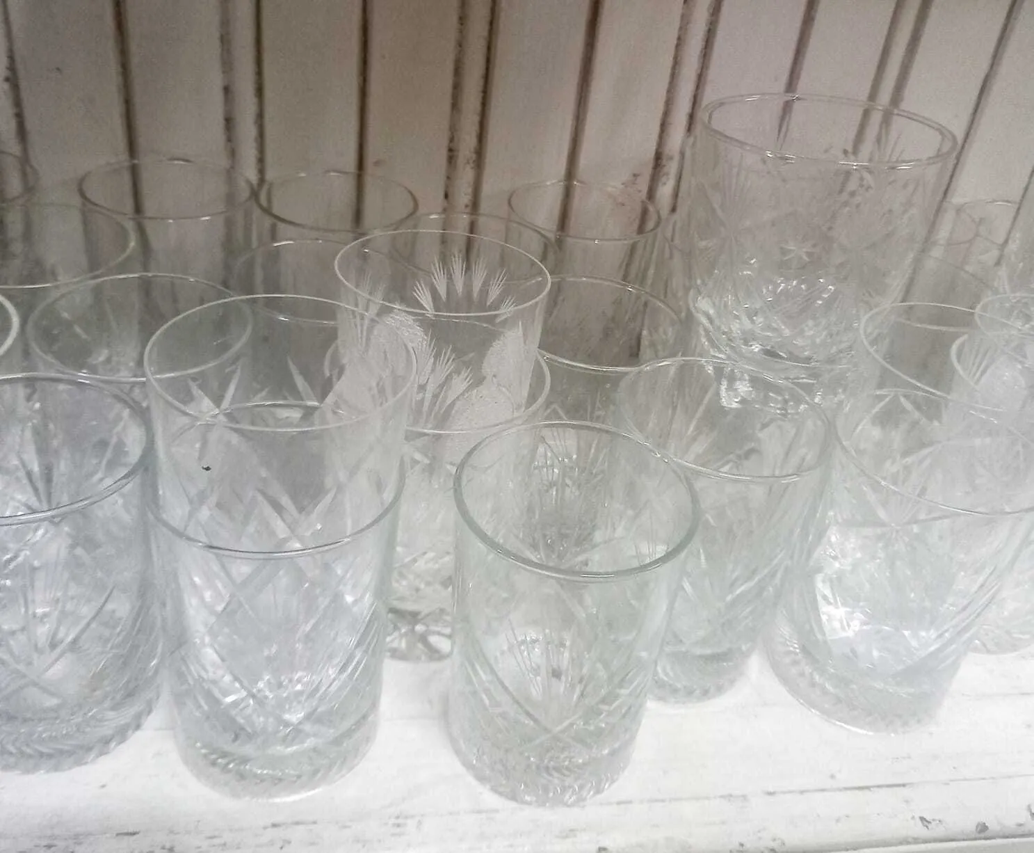 VASITOS DE CRISTAL TALLADO MIX  Diam 6 cm Alto 9 cm 