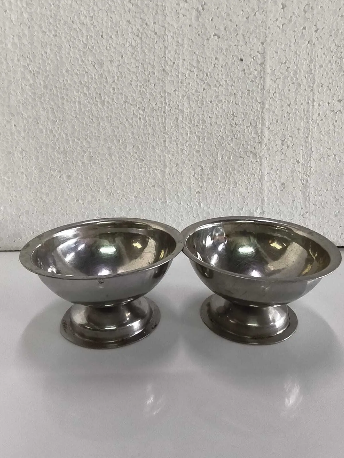 COMPOTERA CON BASE DE ACERO INOXIDABLE "CBA"  Diam 10 cm , Alto 6 cm 